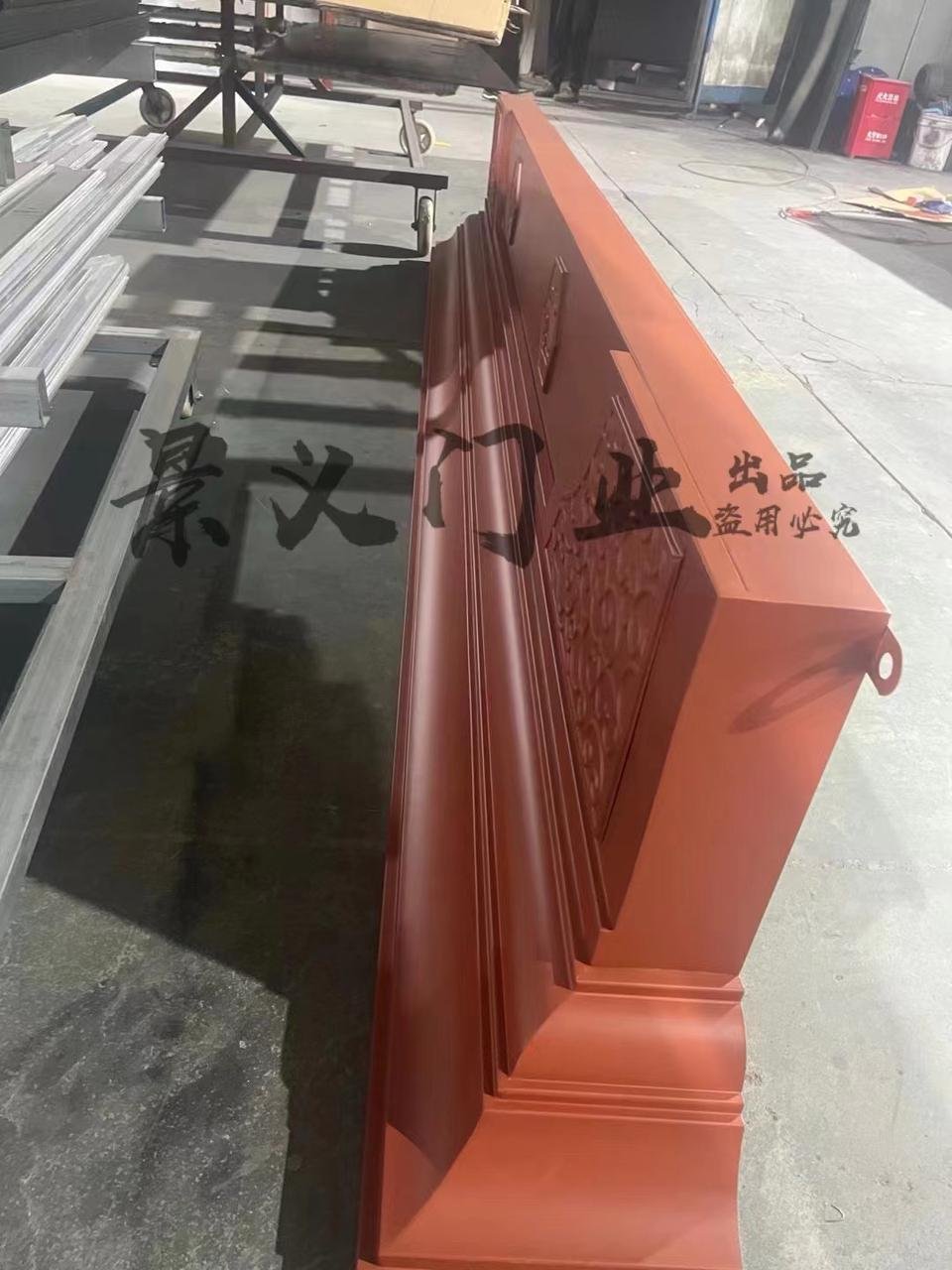 景义门业武义生产现场门扇底层处理实拍